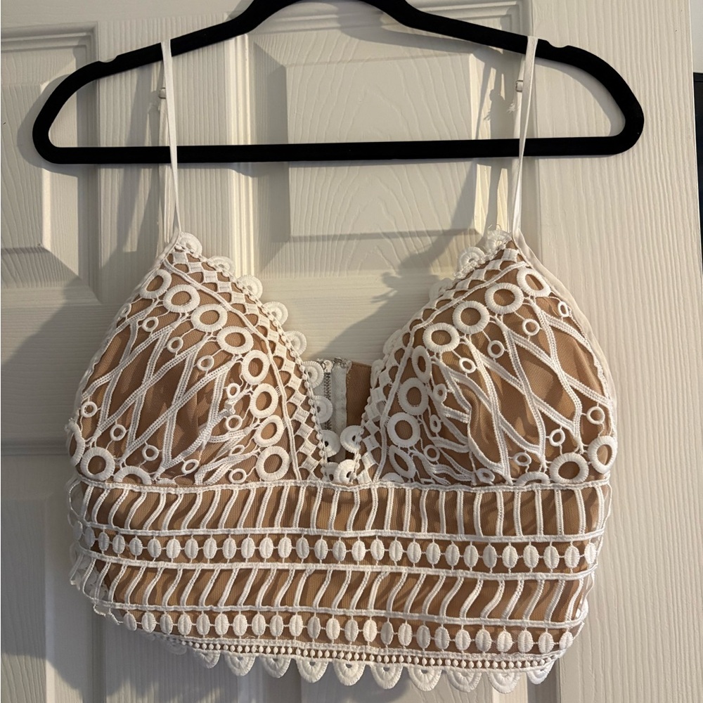 Hot Miami Styles White Lace Crop Top